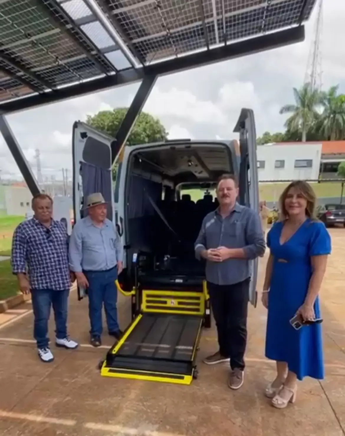 Imagem de compartilhamento para o artigo Chapadão do Sul recebe dois novos veículos adaptados para assistência social da MS Todo dia
